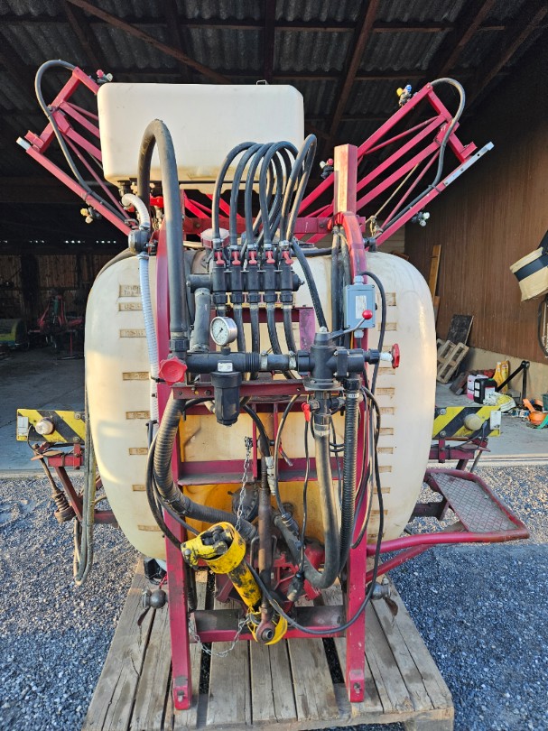 329e4274-69f6-4950-81e7-a84ac1cce41e-Hardi LX 600, Haltiner Donat (2).png