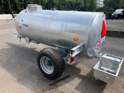 Tränkefässer von 1500-3000 Liter