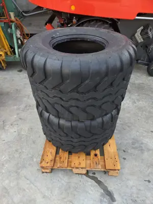 2 Pneu Vredestein Flotation + Occ.