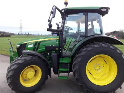 Traktor John Deere 5125R