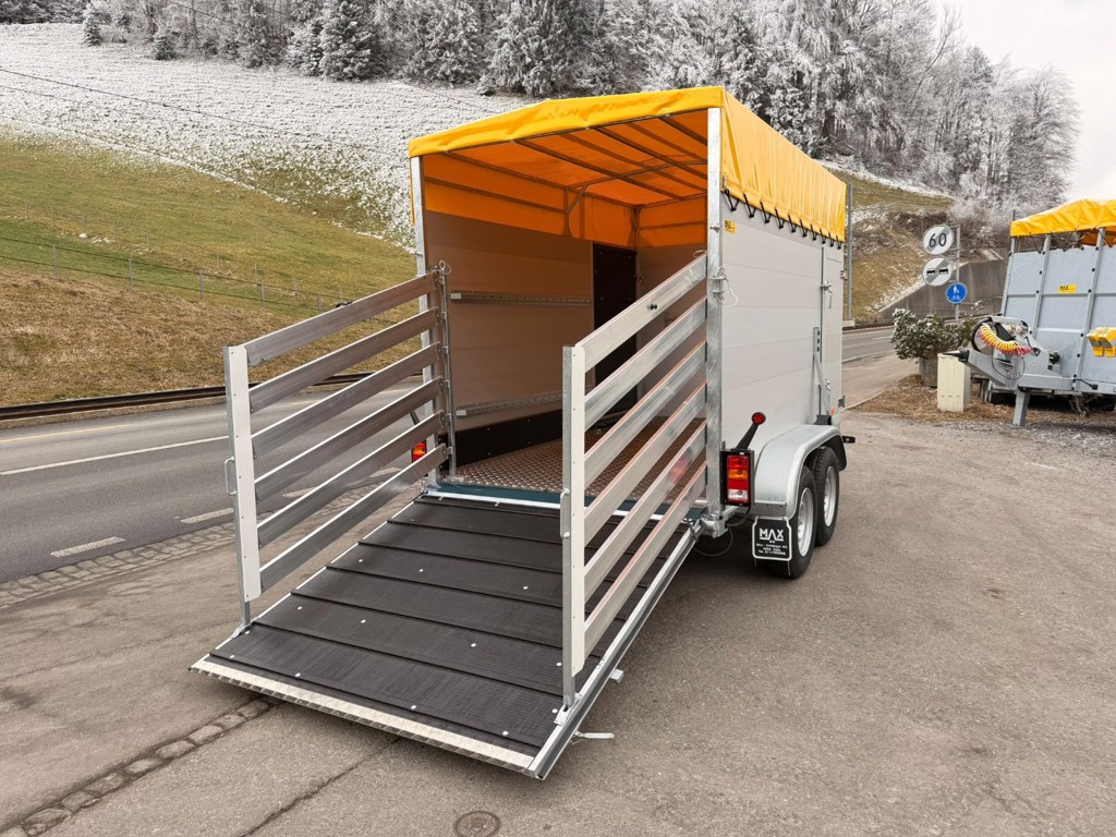 3fd50e01-298e-4b99-bcd9-f21886f35278-Vieh Anhänger 2.jpg