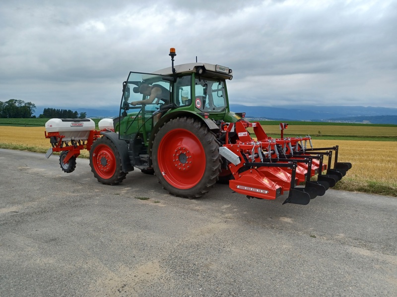 4eb8c18b-feb5-475a-a1bb-d0ed2afb9701-Toscano Reihenfräse+Düngerstreuer.jpg