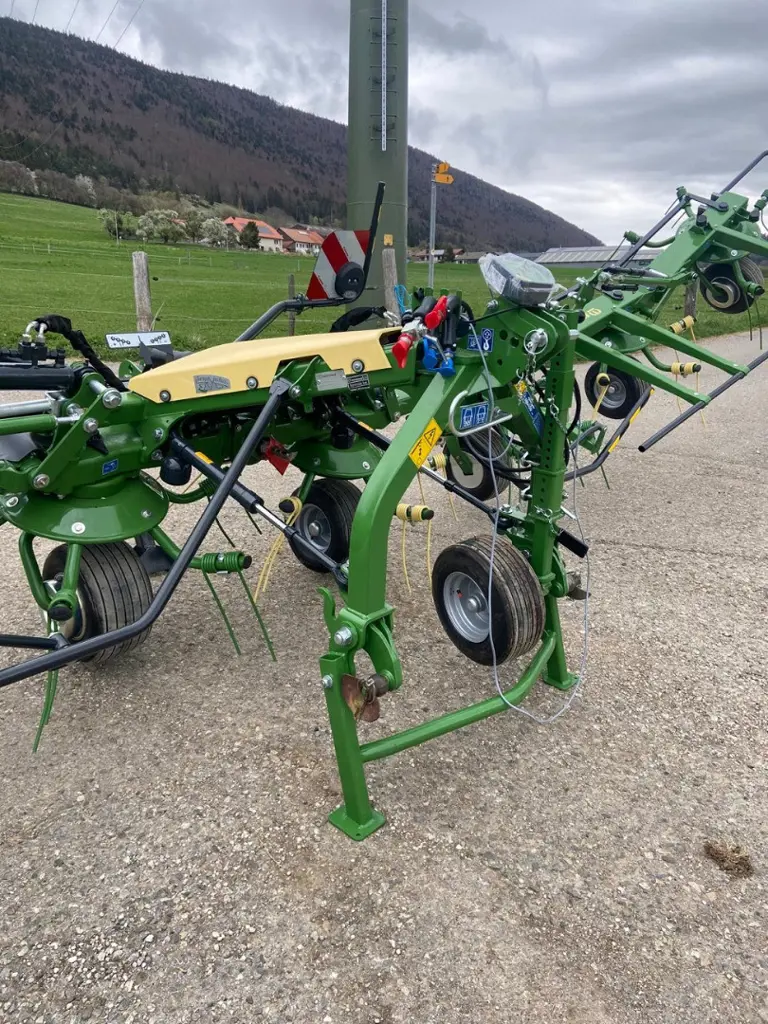 1d0a83ba-5e4e-4630-81cd-a14d804bbeae-Krone Vendro 900 (19).jpg