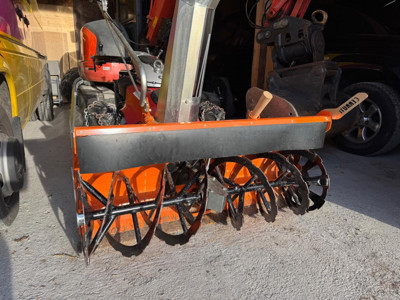 Schneefräse  Cerruti an Aebi CC