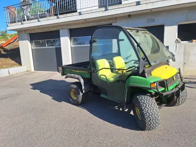 John Deere Gator HPX 4X2