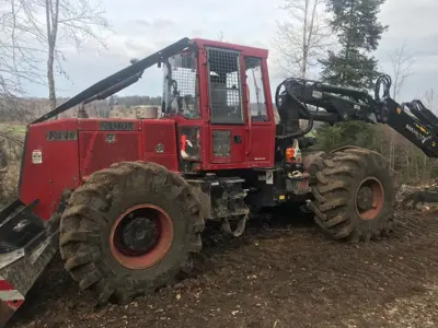Tracteur débusqueur forestier Camox F140