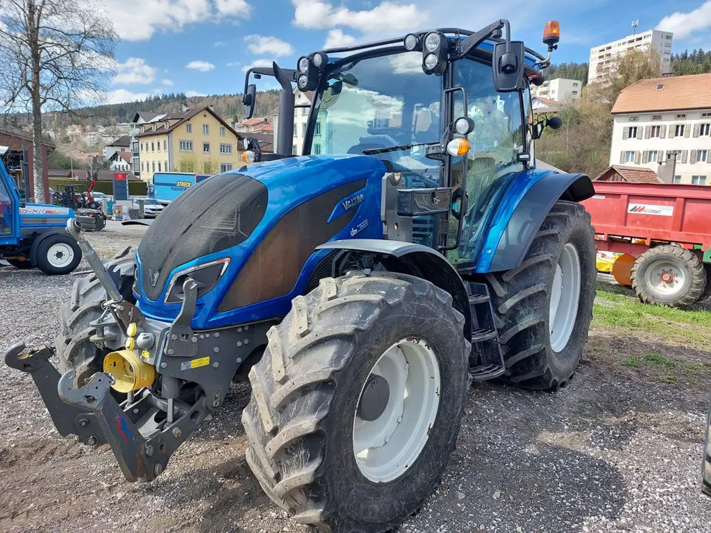 8978df54-8cea-4541-94c0-caf0f915cd91-Valtra Cerf (7) - Copie.jpg