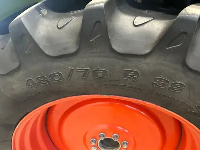 Kompletträder zu Claas Arion 400