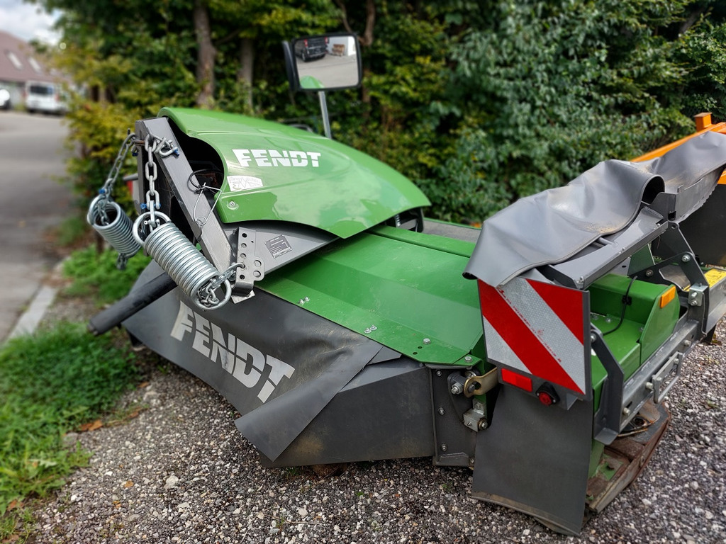 9138167d-3d8e-4e9d-9832-5f24ee81219b-Fendt Slicer 3060 FPRC (2).jpg