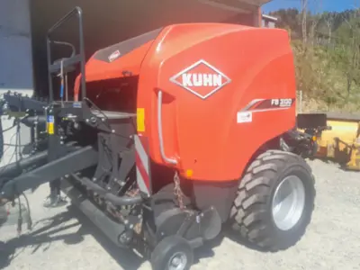 Rundballenpresse Kuhn FB3130
