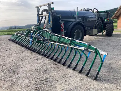 Pumpfass Garant Kotte VE8900 + Schleppschuhverteiler Bomech Speedy One 9m
