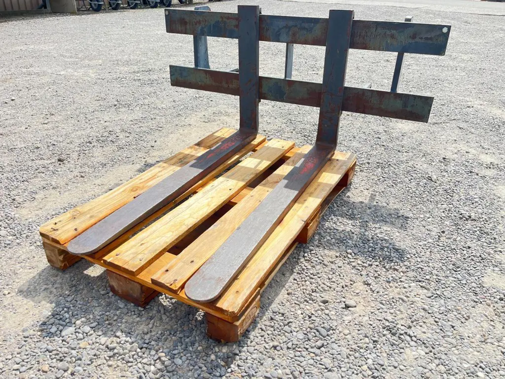 d7d848fd-eb2e-4181-8999-e4bd5ddd05a7-36941 Unbekannt Frontlader Zubehör Palletgabel (6).jpg