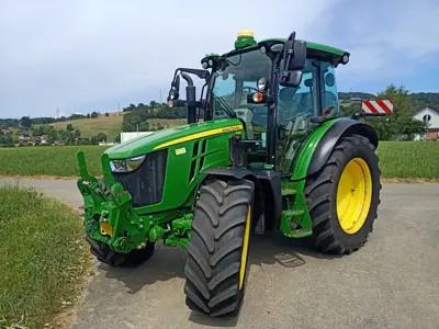 John Deere 5100R mit Frontlader