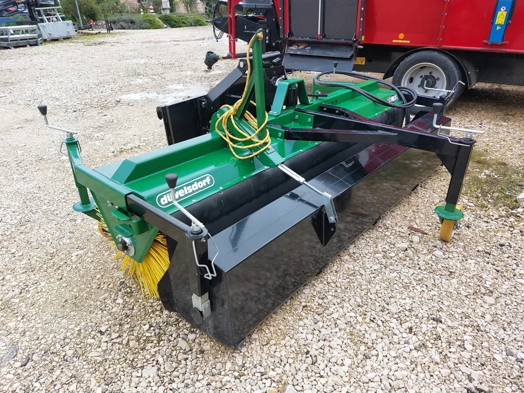 10a4eb0a-a0ce-4b2a-baa7-5db883b9ac08-Düvelsdorf Balayeuse DKE 2.25  (3).jpg