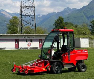 RINO elektrischer Traktor