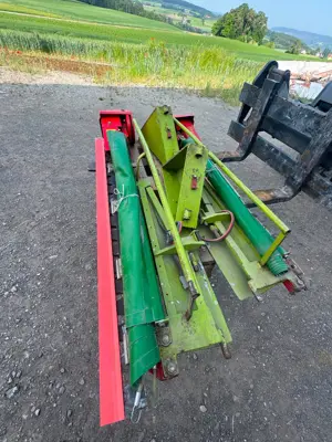 Rapstrenner Claas zu Klappschneidwerk