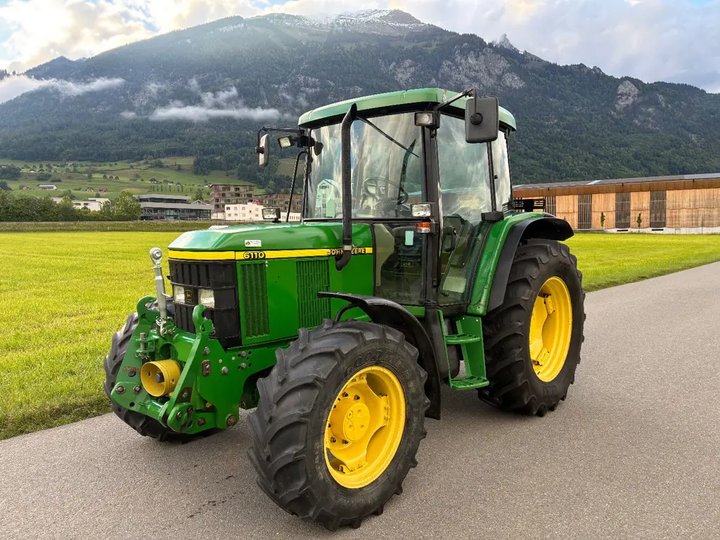 John Deere 6110 SE