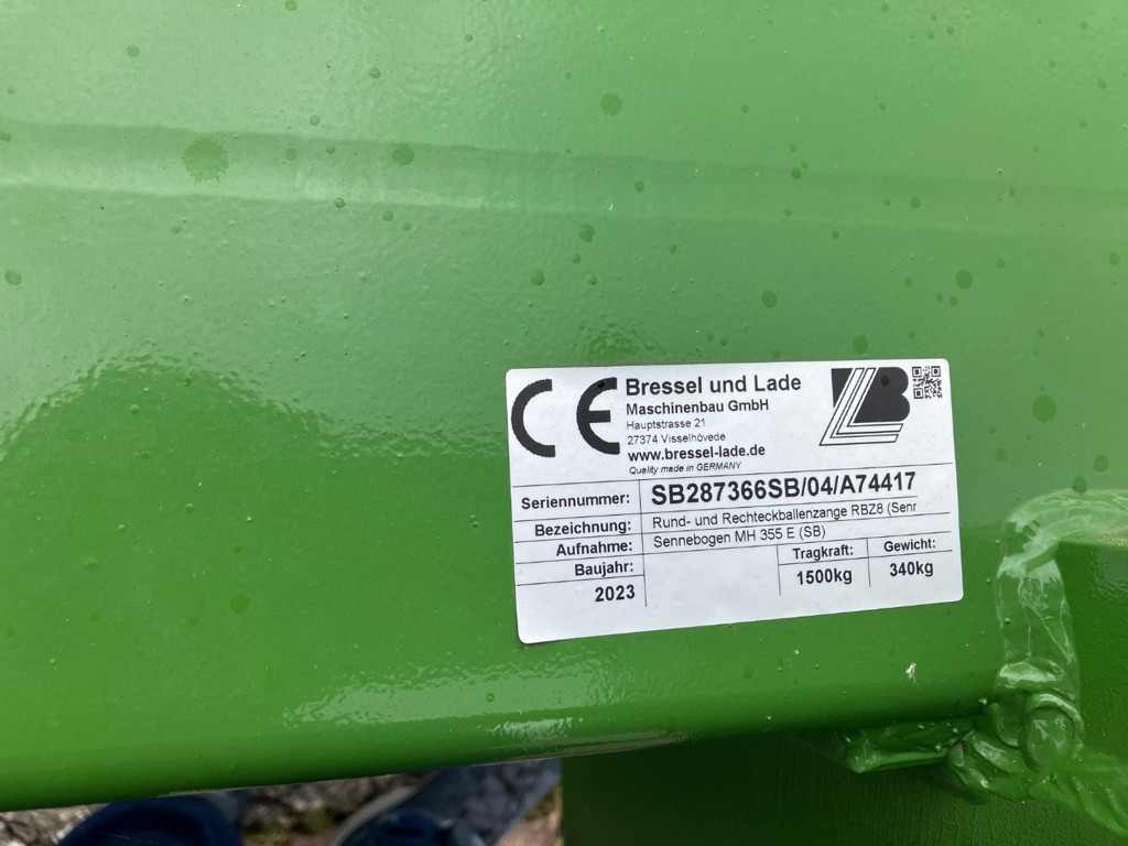 275d71e5-9adc-4c54-80aa-f6b635d68f30-Rundballenzange 3.jpg