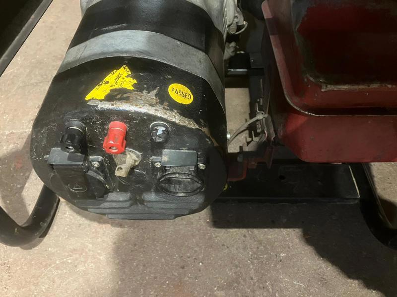 67a9042a-b9a3-4ef4-aa7f-f2a9554285fd-Generator Briggs 1.jpg