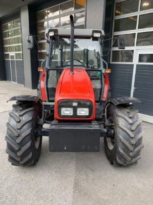 Massey-Ferguson 4235