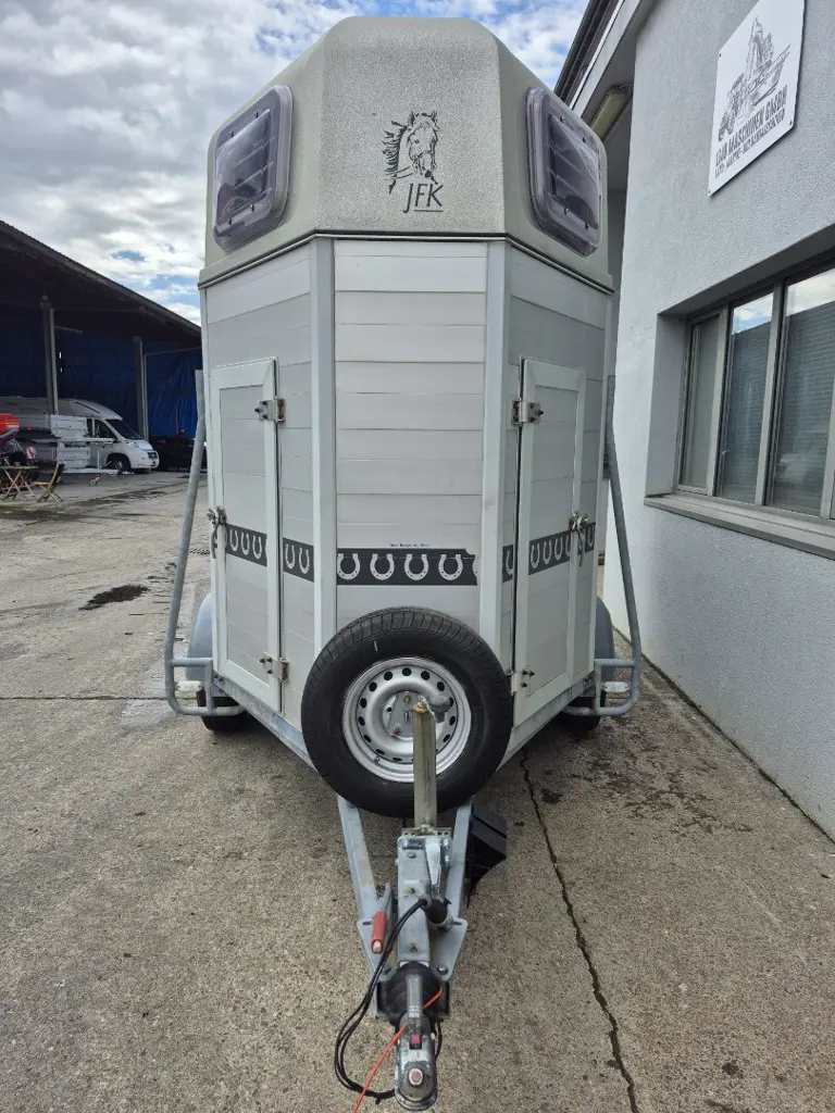 ac21bd33-bc23-46da-83d7-a2ec3361a27d-Pferdeanhänger Pferdetransporter Daltec Carco 2 LMB Maschinen GmbH 4.jpg