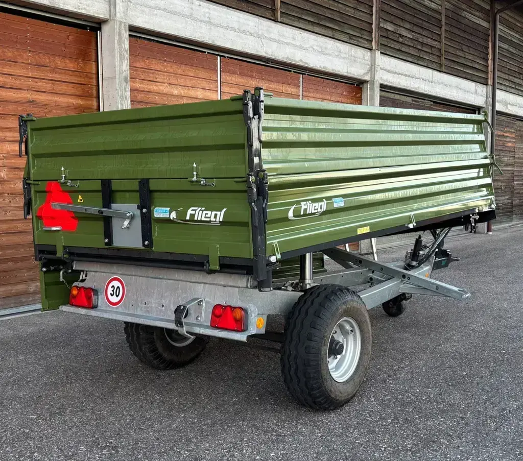 Defekter Dreiseitenkipper Fliegl EDK 50