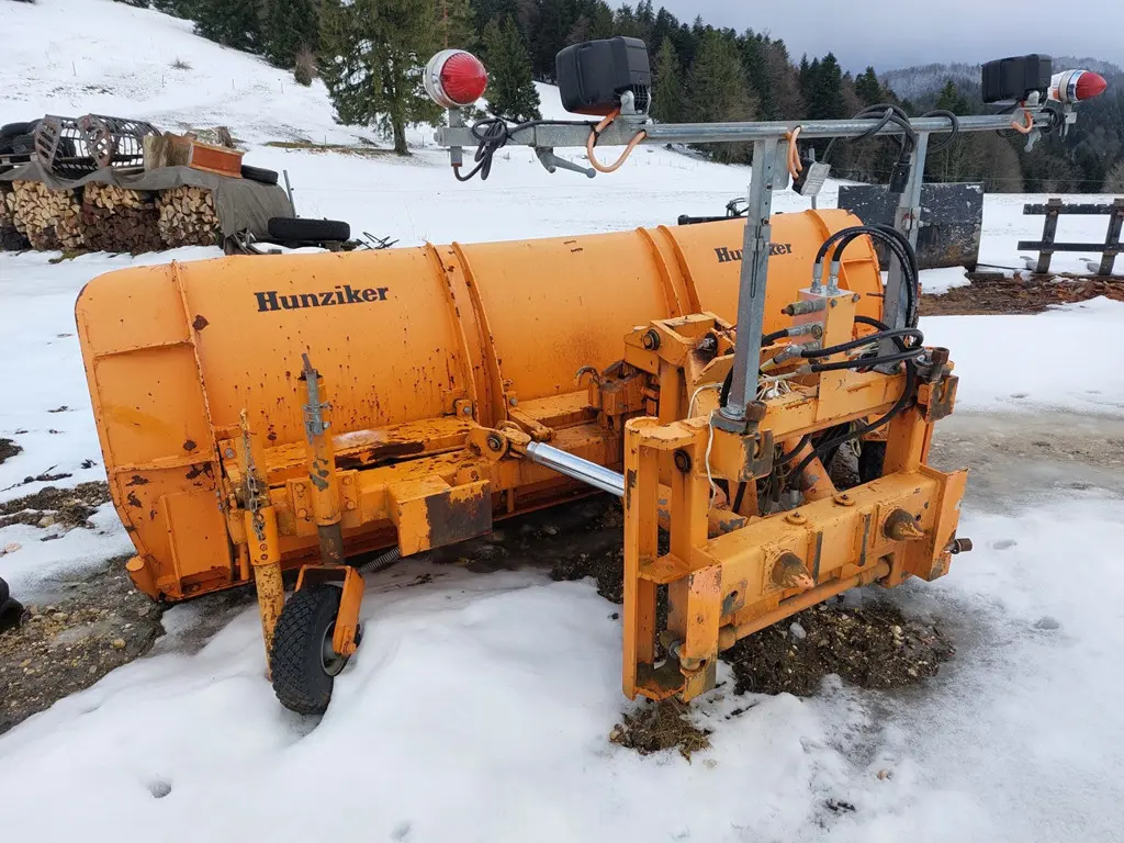 743eb2e5-b243-44b2-92e7-655a38eeda4b-Hunziker Jufer (3).jpg