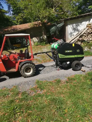 Aebi TT 33 / Ballenpresse