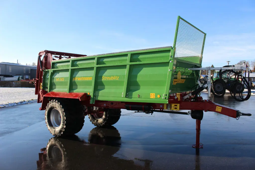 4-Walzen-Streuer Strautmann MS 901