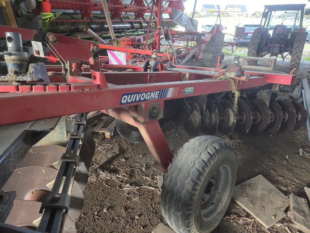 d9c6afd2-1d34-4dc7-ba6c-38add661cf55-herse à disques.jpg