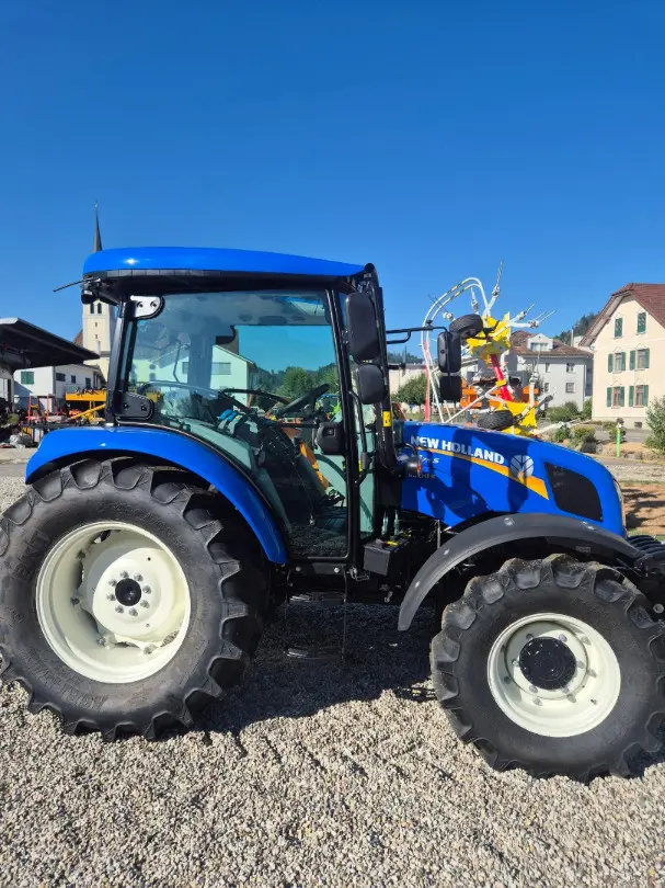 Traktor New Holland T4.75S