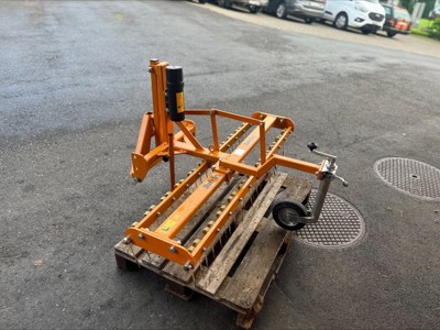 Rasenstriegel EM150 Frontanbau