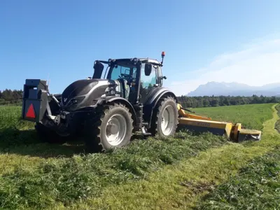 Valtra T 234 Direct mit Rückfahreinrichtung