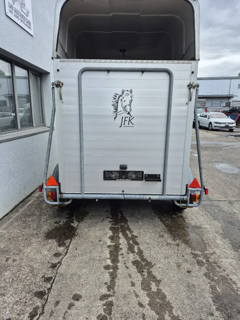 507707c2-26a4-48aa-b021-03c0094f4fbd-Pferdeanhänger Pferdetransporter Daltec Carco 2 LMB Maschinen GmbH 5.jpg