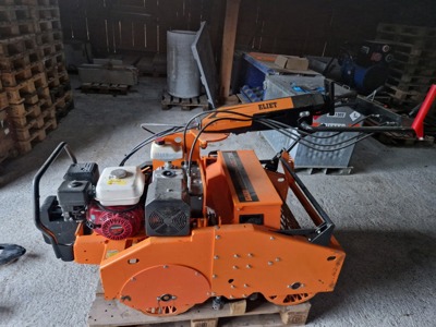 Rasensähmaschine Komunal