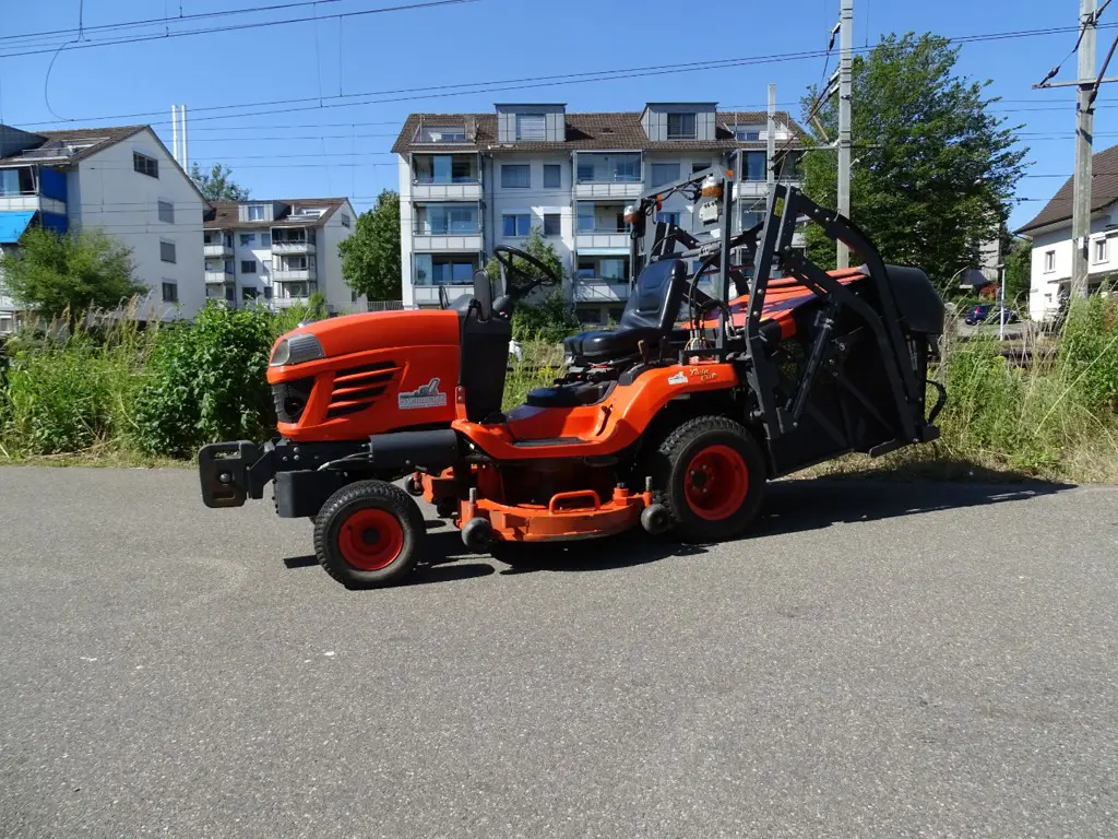 Kubota G26 mit Hochentleerung