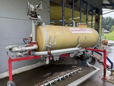 Schweizer Aufbau Güllefass zu Aebi Transporter