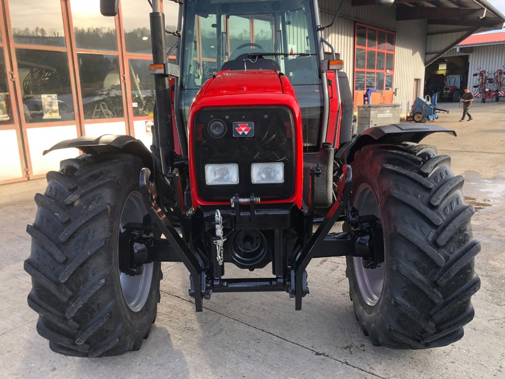 0bae59af-46be-43f6-882a-eec362d40303-Tracteur MF 4370 (2).jpg