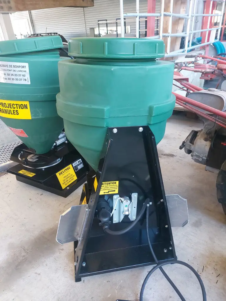 6dde0320-b8fd-4242-b0e2-96060a428ae5-Delimbe T 28.3 70 litres (2).jpg