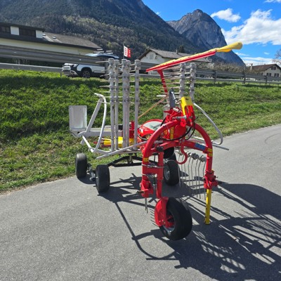 Kreiselschwader PÖTTINGER Top 382 Occ.