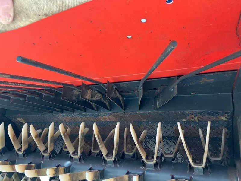 0951fd9e-f8be-498d-87fa-f8ab28e365bb-Kuhn TC 320 6.jpg