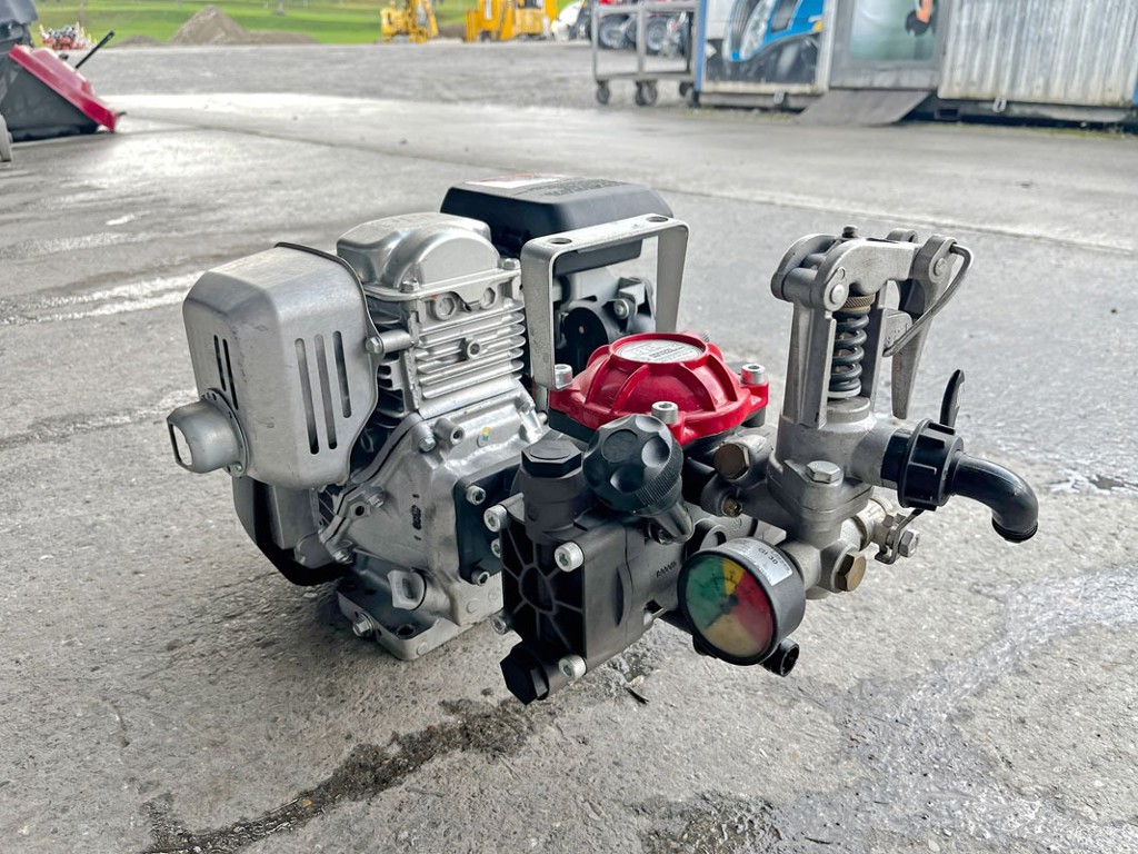 e07db65b-e18b-4da5-b828-47f50cfa962e-16252-Birchmeier-Spritze-Motorpumpe-mit-Honda-Motor-(2).jpg
