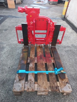 wenig gebrauchtes FEM 2 / FEM2 Stapler Endlos - Drehgerät ATIB 360 Grad Kistendrehgerät / Paloxendrehgerät / Palettendrehgerät  Gabelstapler / Hubstapler / Hoflader / Teleskoplader Heckstapler