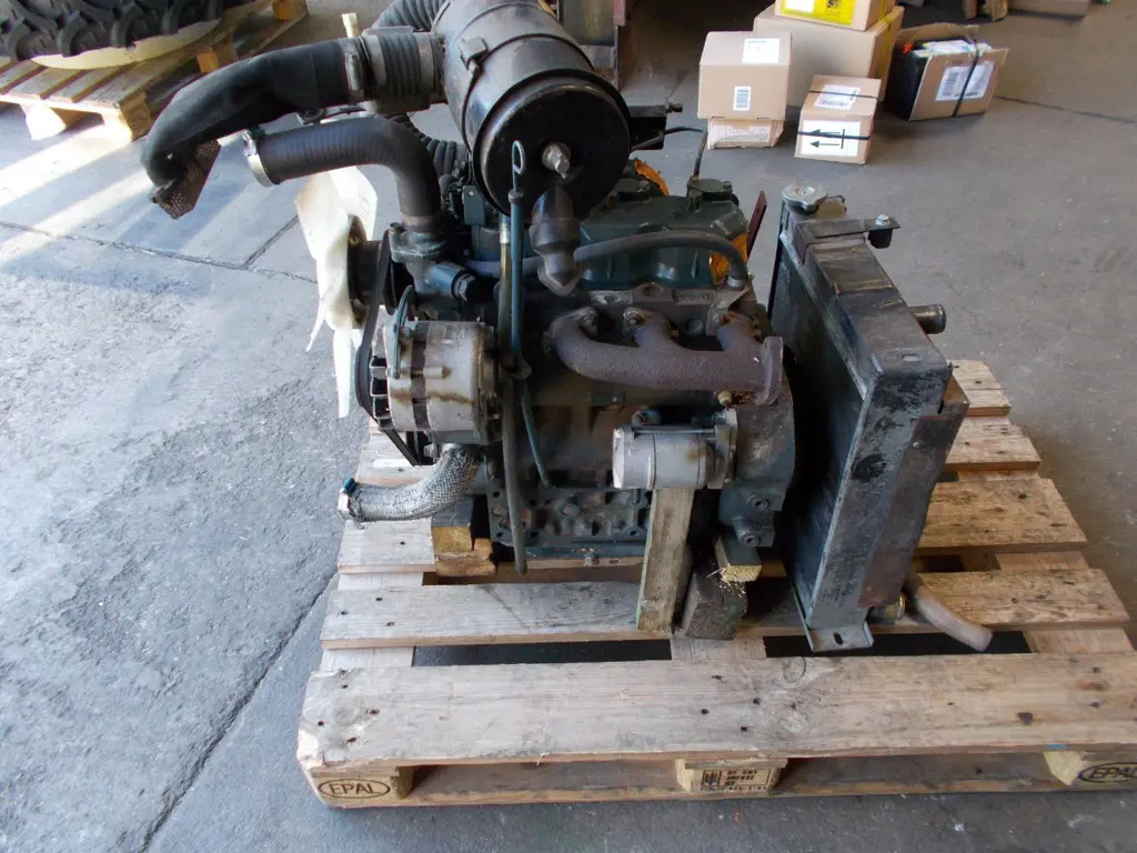 Kubota V1402
