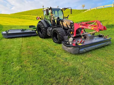 Mähkombination mit Aufbereiter / Schmetterling