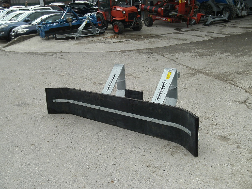 f1088949-68c8-4de0-bb1b-e04736a78f90-Düvelsdorf rabot 2.60 Euro élévateur (1).jpg