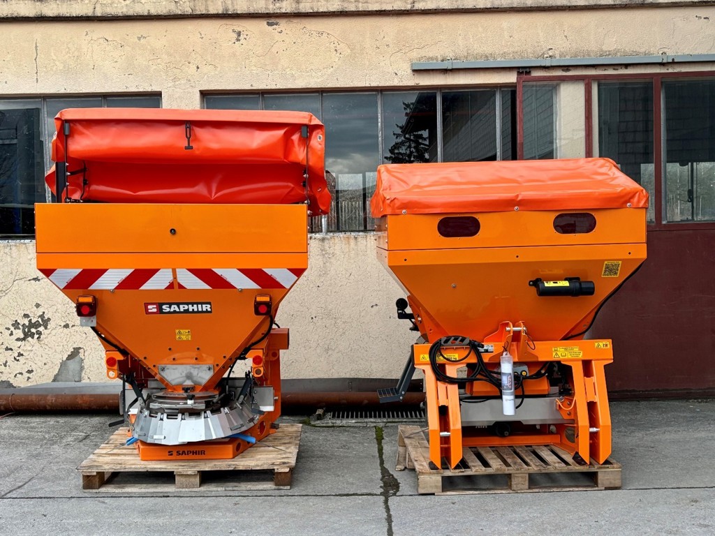 3981fc3c-0857-47da-a7bb-29ac5b5d7f27-Saphir Streuer_2.jpg