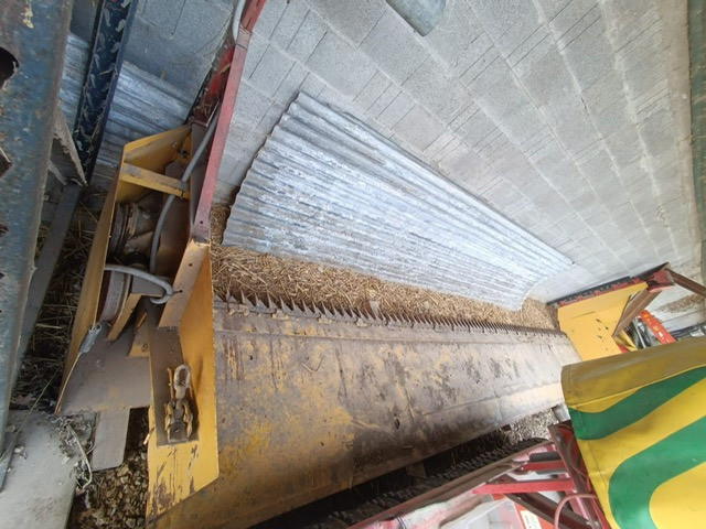 4eadae51-7e33-4100-b782-c4410fb1cc7f-Rapstisch 2.jpg