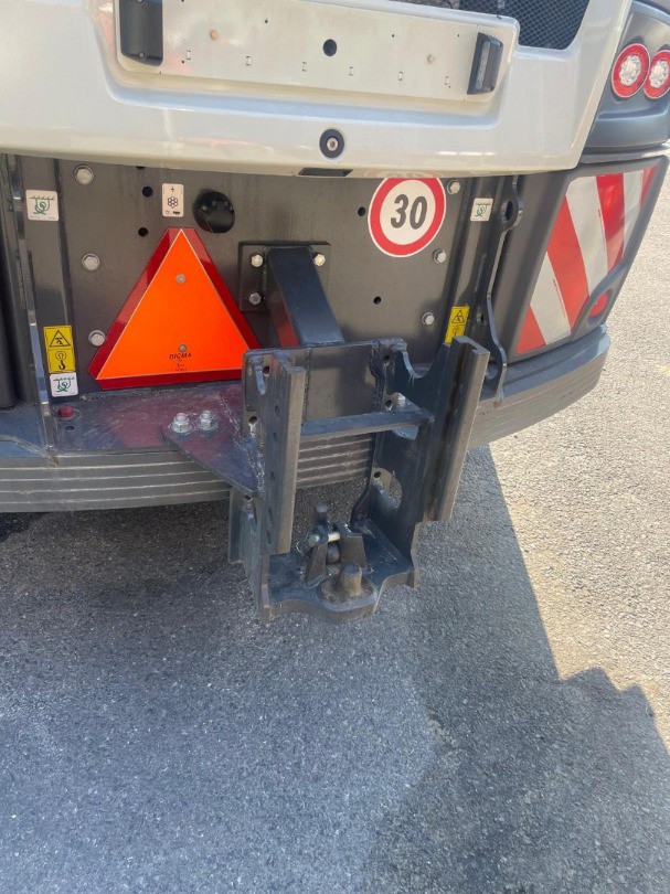 2f85036c-ab0d-4dac-80bc-20e167738559-WhatsApp Image 2025-10-30 à 09.jpg