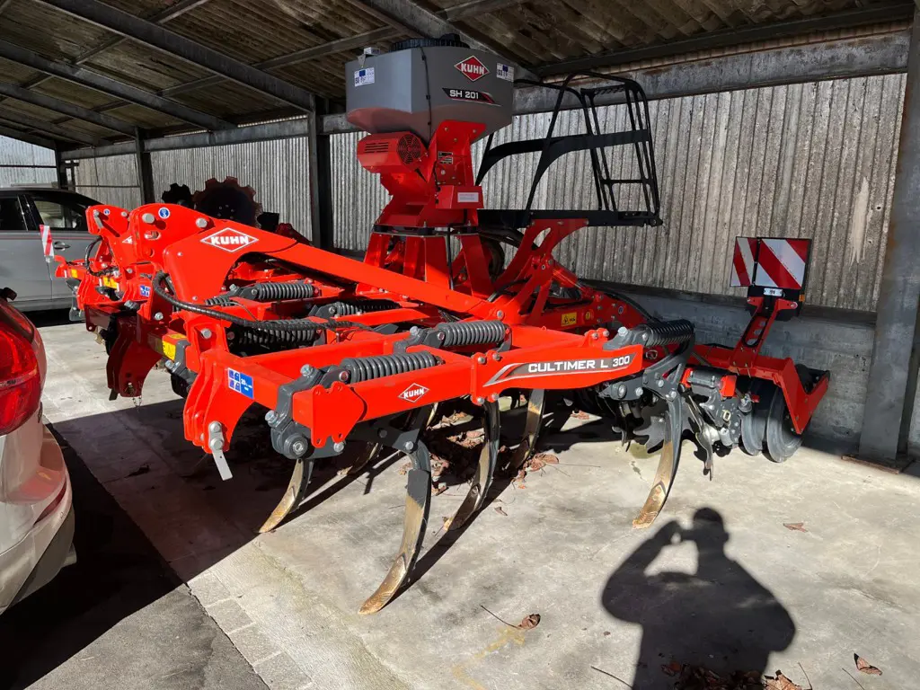 Grubber / Déchaumeur KUHN CULTIMER L300NSM-SH201E